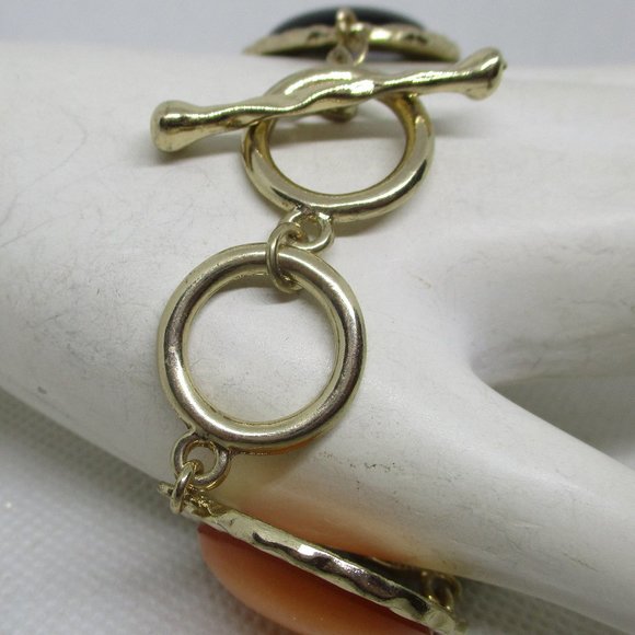 Sparkle Lucite Cabochon Bracelet - Picture 6 of 10